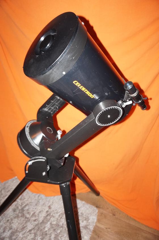 Télescope C8 sur monture équatoriale à fourche avec accessoires