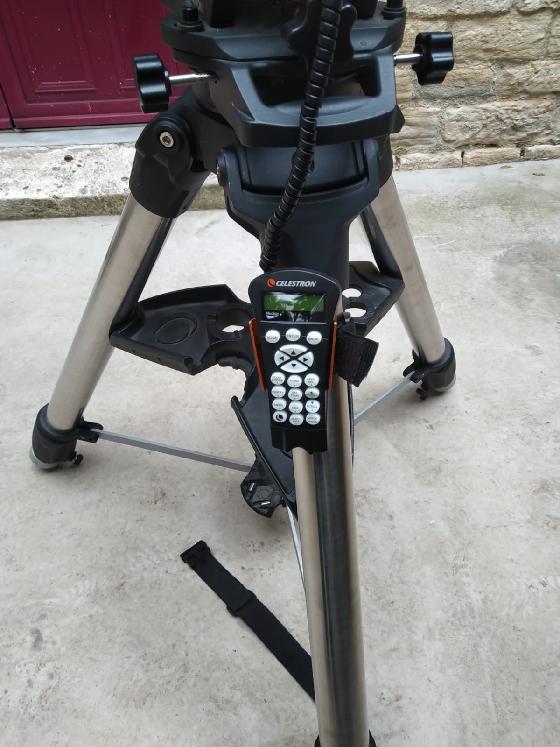 Monture Celestron CGX-L avec trépied Celestron