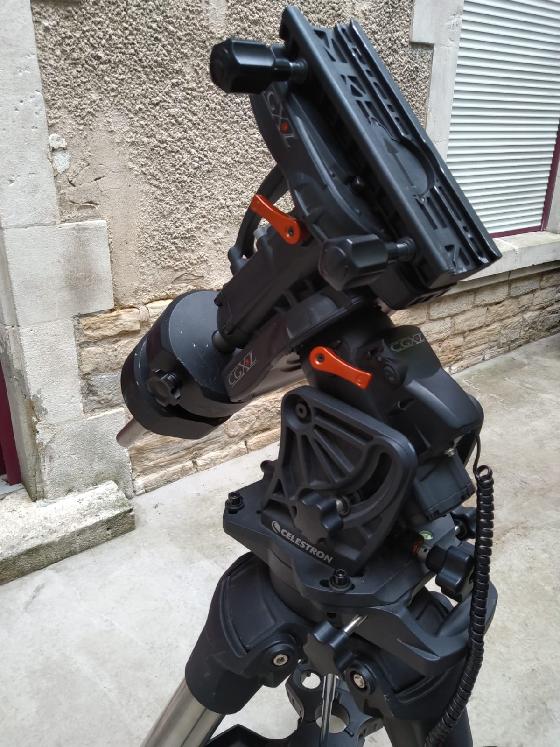 Monture Celestron CGX-L avec trépied Celestron
