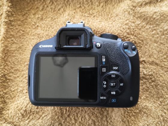 Canon EOS 1200d défiltré total - très peu servi (5000 déclenchements)
