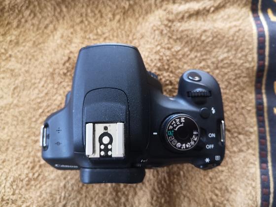 Canon EOS 1200d défiltré total - très peu servi (5000 déclenchements)