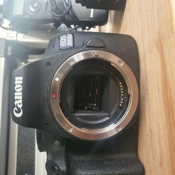 Canon EOS 2000d defiltré complet (18000 déclenchements)