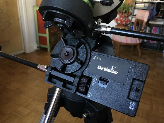 Télescope Maksutov Sky-Watcher 90/1250 (avec accessoires en option)