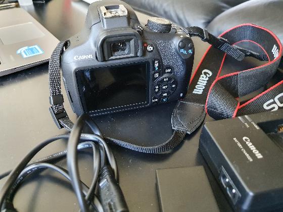 Canon eos 1200D boitier nu
