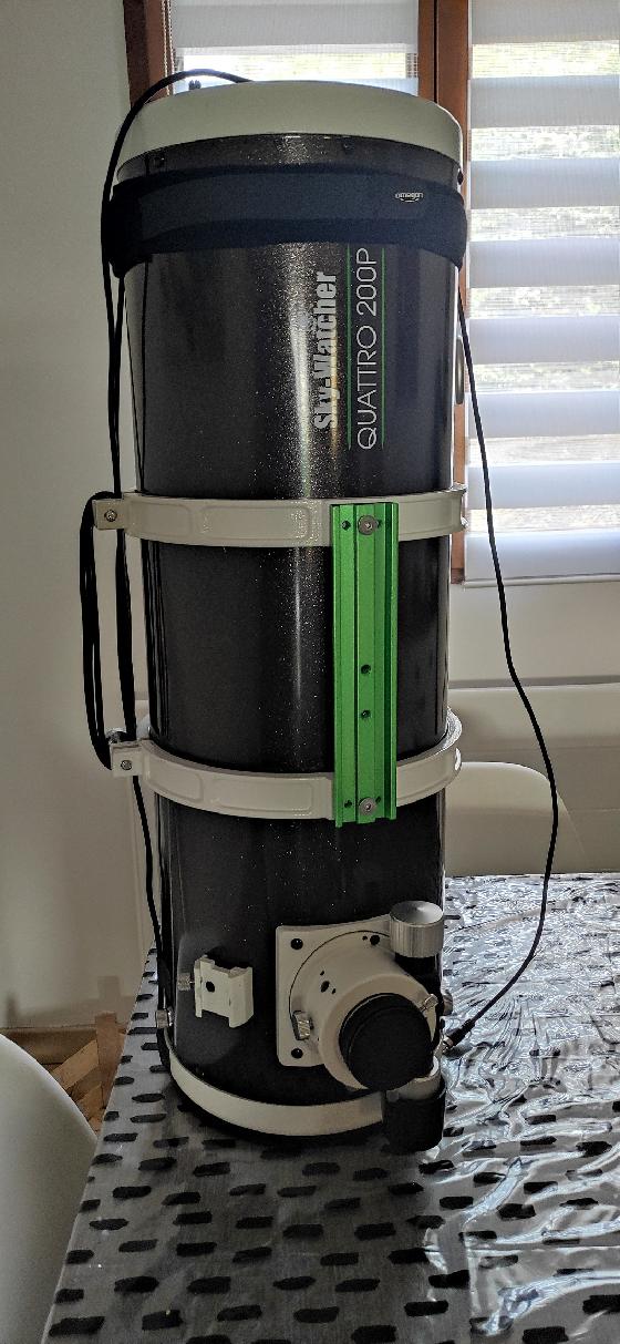 Newton Skywatcher 200/800 Quattro+correcteur et accessoires