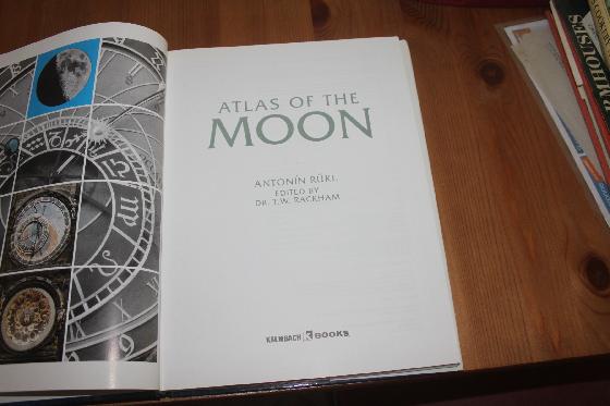 Atlas of the Moon Anglais