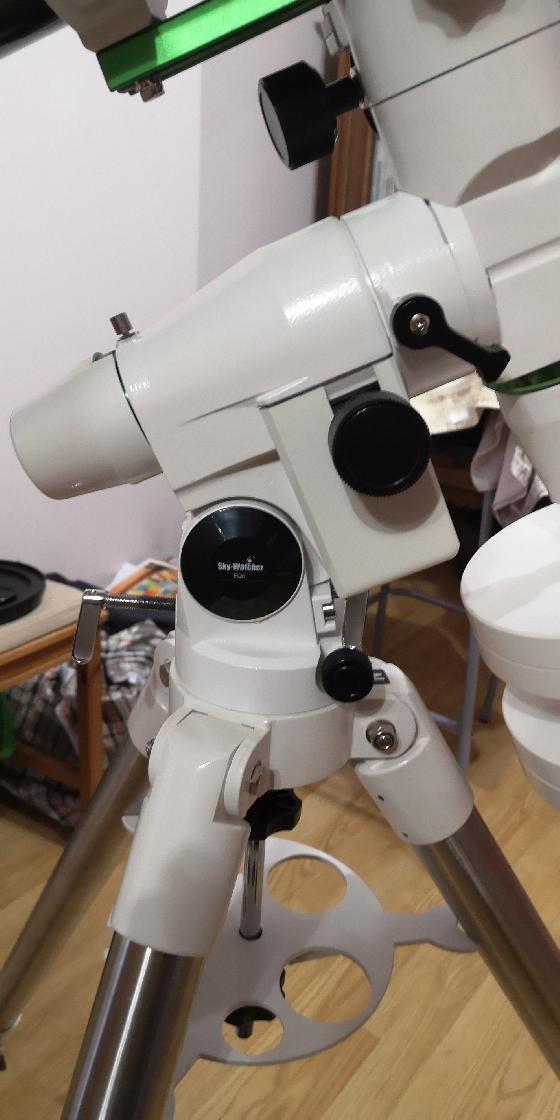 Vends télescope Skywatcher 200/1000 sur EQ-5 motorisée 