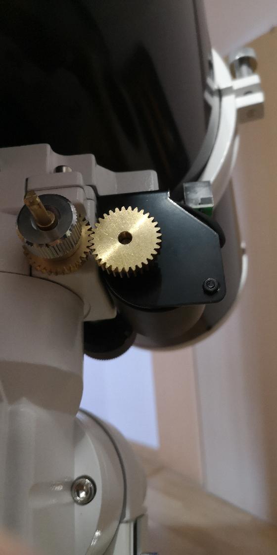 Vends télescope Skywatcher 200/1000 sur EQ-5 motorisée 