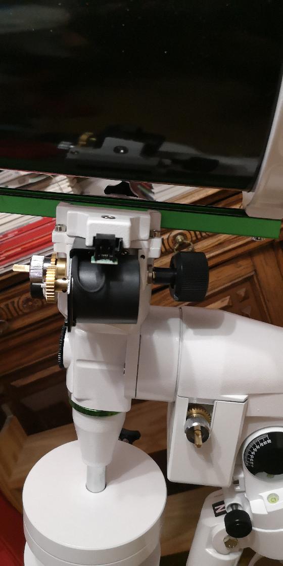 Vends télescope Skywatcher 200/1000 sur EQ-5 motorisée 