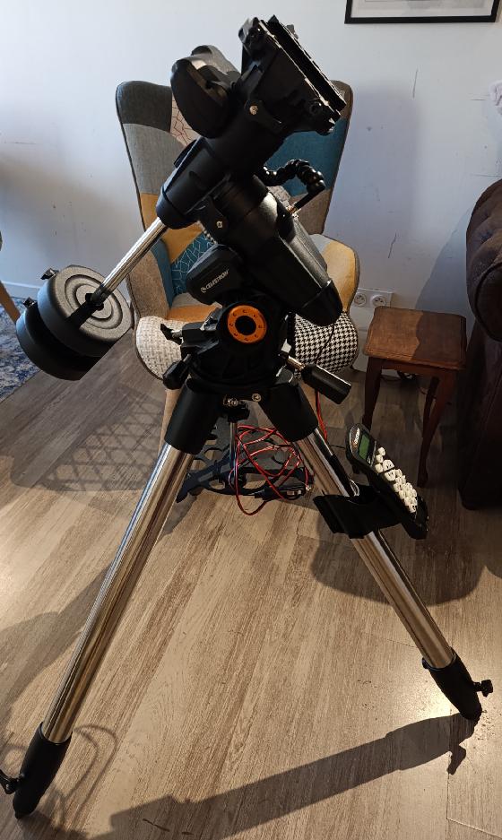 Monture Celestron AVX avec accessoires