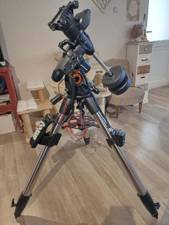 Monture Celestron AVX avec accessoires