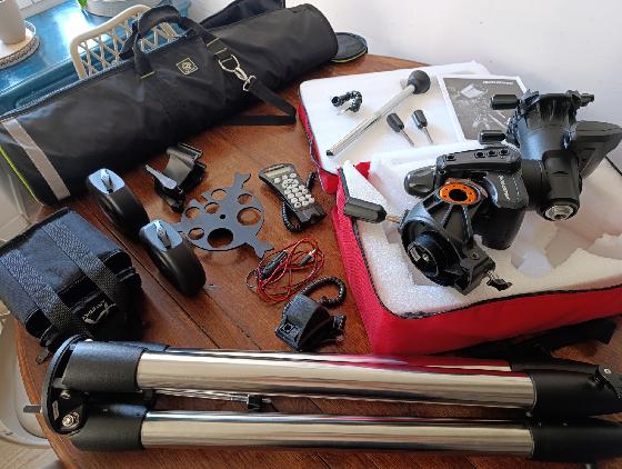 Monture Celestron AVX avec accessoires