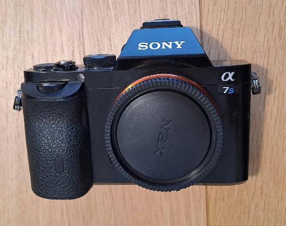 Sony A7S défiltré-refiltré R. Galli et multiples accessoires