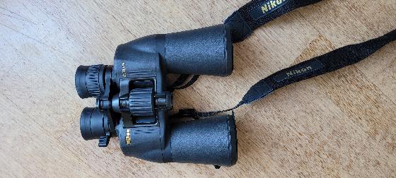 Jumelles Nikon Aculon A211