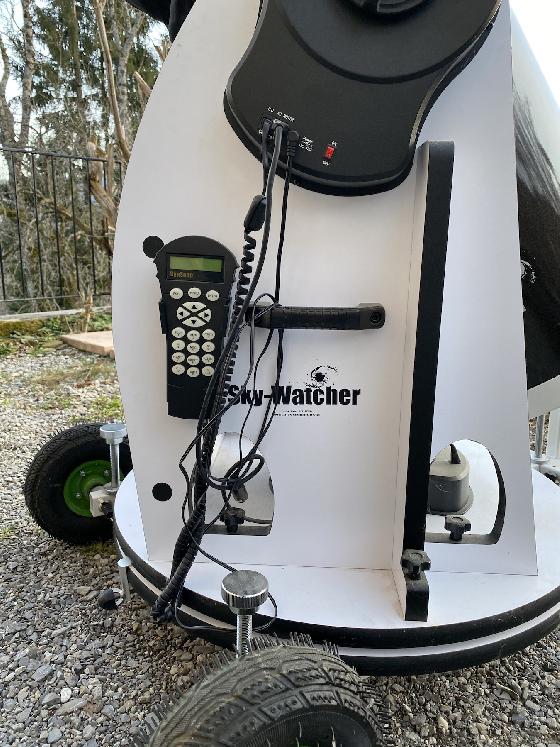 Vend Téléscope SKY-WATCHER DOBSON FLEXTUBE 355/1650 GOTO (synscan) + nombreux Oculaires