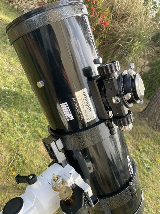 Omegon Astrograph 154/600 sur NEQ5 motorisée 2 axes