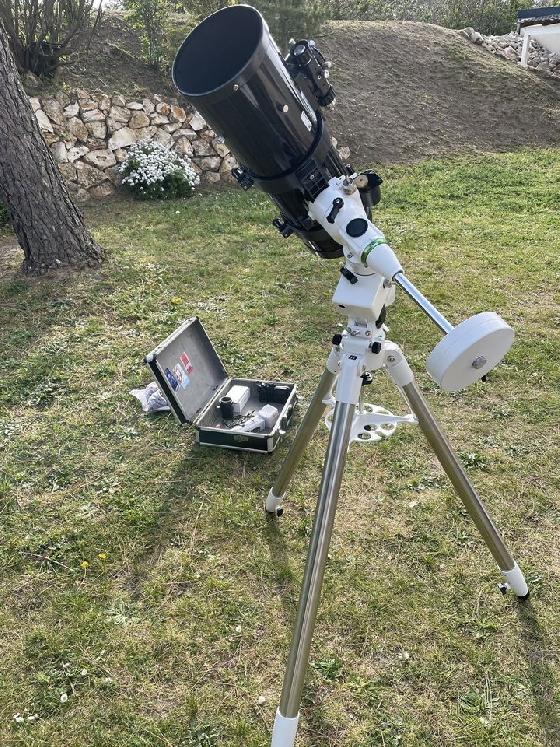 Omegon Astrograph 154/600 sur NEQ5 motorisée 2 axes
