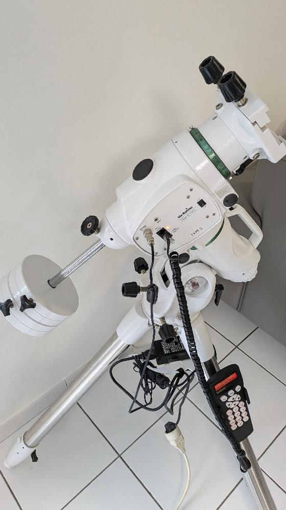 Monture équatoriale Sky-Watcher EQ6-R Pro Go-To avec alimentation secteur