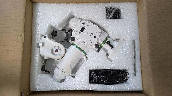 Monture équatoriale Sky-Watcher EQ6-R Pro Go-To avec alimentation secteur