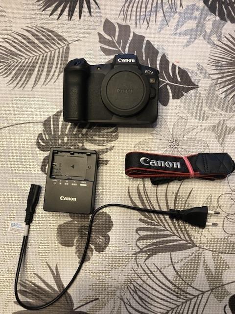 Canon EOS RA + accessoires 