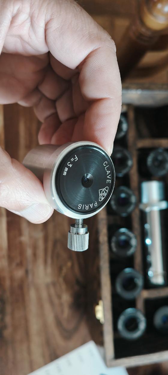 Oculaires clavé chromé et Alu (coulant 27), RC, coffret.