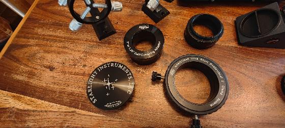 Divers accessoires : t2 Prisme Baader, bagues divers, batterie Celestron...