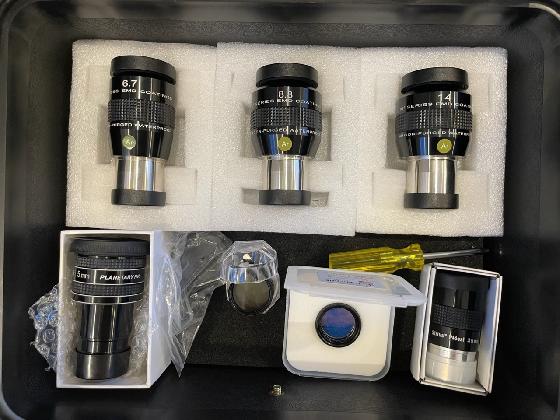 Dobson Orion XT8 + oculaires + filtres + chaise