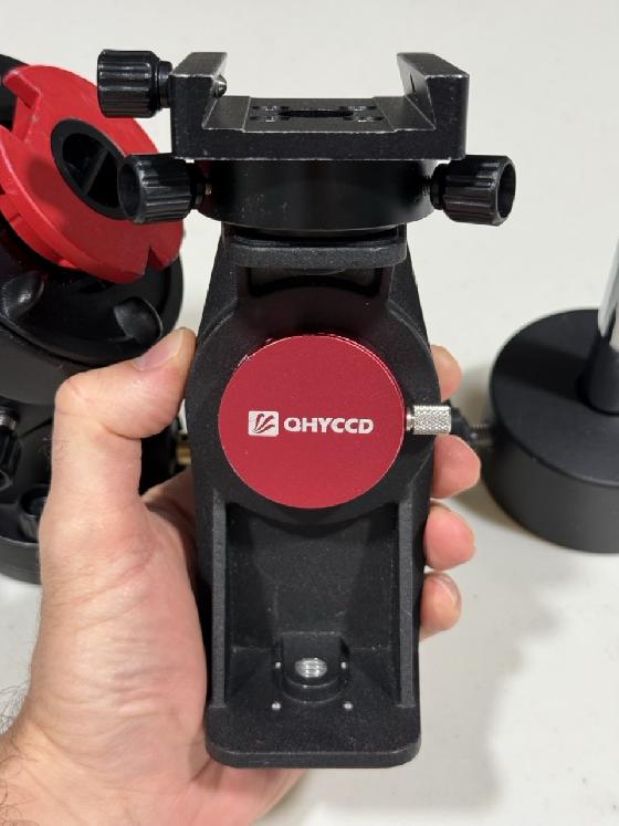 Monture iOptron SkyGuider PRO avec chercheur polaire illuminé