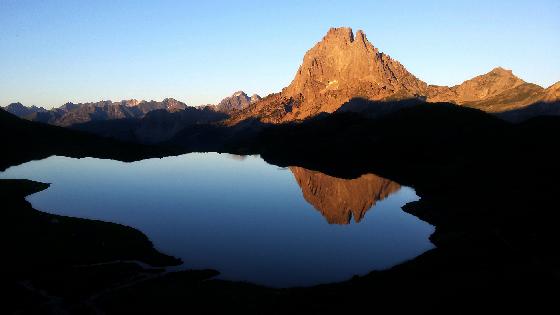 Lac d'ayous et pic du Midi D'Ossau