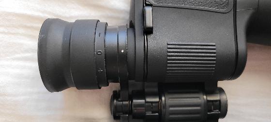 11x70 LE oculaire reglable 3 dioptries