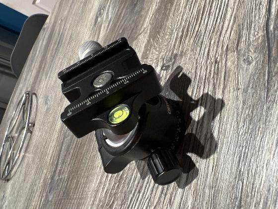 Monture minitrack LX quattro omegon + rotule omegon