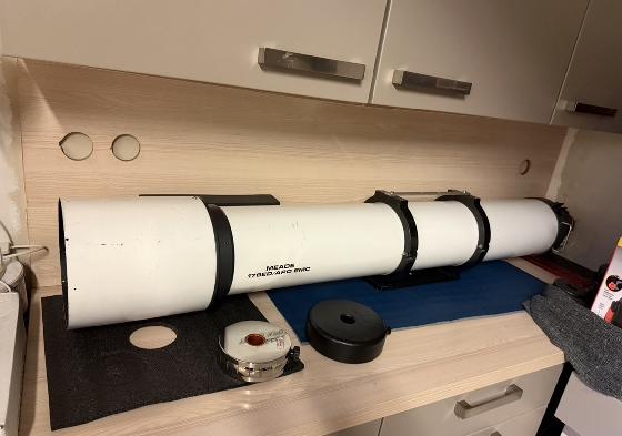 Vds ou ech ensemble lunette Meade ed 178mm de 9 et monture losmandy g11