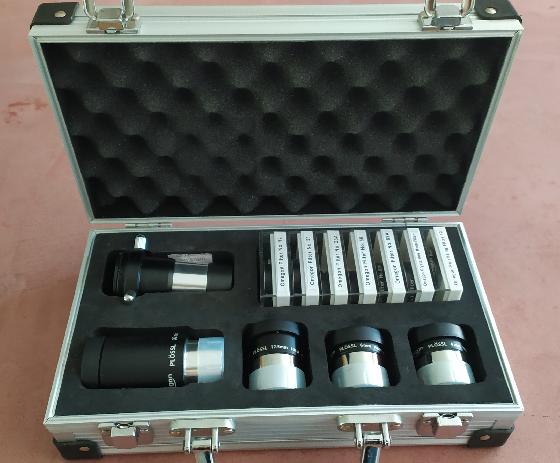 Omegon Valise avec oculaires et accessoires
