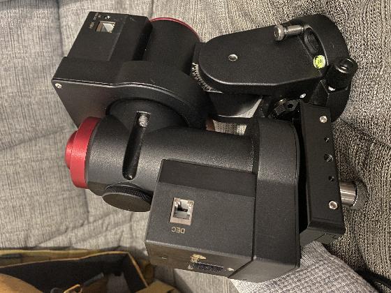 Monture iOptron GEM28 avec iPolar et trépied LiteRoc