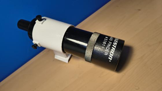 chercheur celestron 9x50 avec support