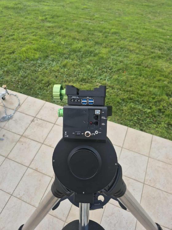Monture Skywatcher CQ350 PRO avec trépied