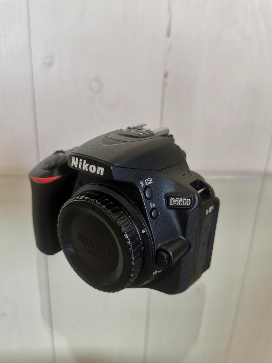 Nikon D5600 (défiltré pour astrophotographie)