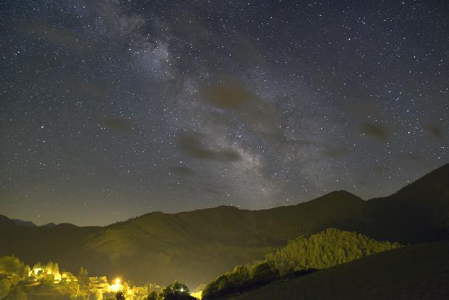 Voie lactee dans les alpes