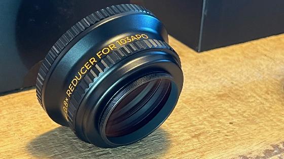 Lunette apochromatique Sharpstar APO 103, avec ses réducteurs 0,6x et 0,8x.