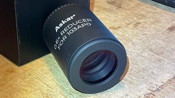 Lunette apochromatique Sharpstar APO 103, avec ses réducteurs 0,6x et 0,8x.