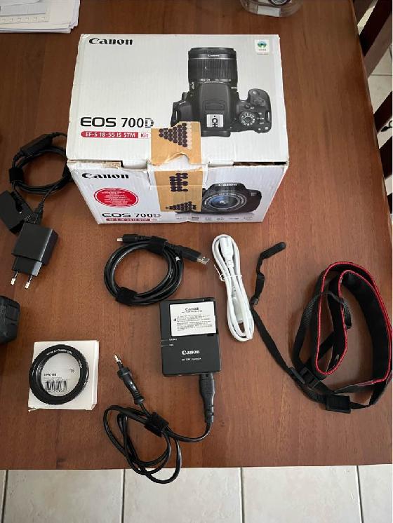 Canon EOS 700D defiltré LPF-1 nu + bague M48 avec accessoires et câbles 