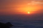 Coucher de soleil sur une mer de nuage au Pic du Midi