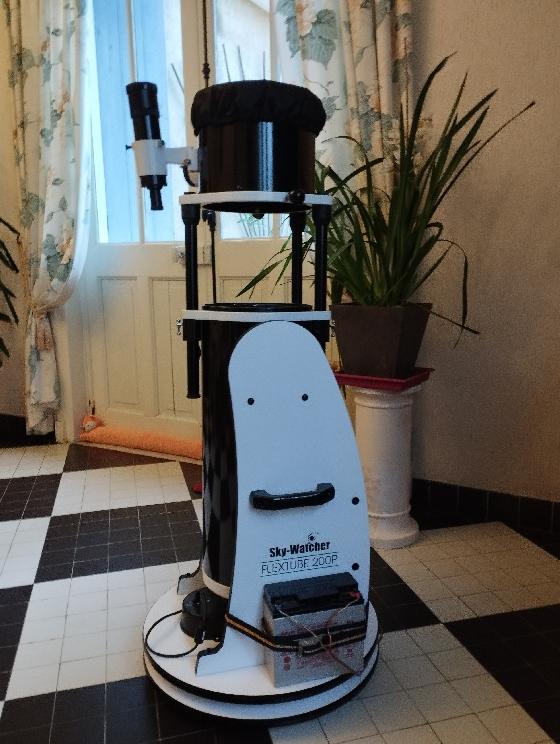 Vend Dobson Sky-watcher 200/1200 motorisé