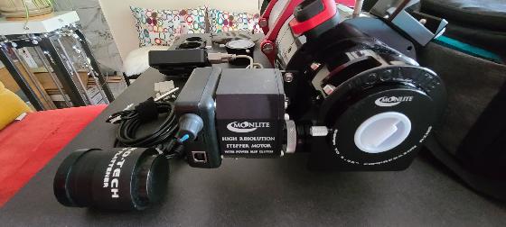 ASTROTECH 106/690 avec PO MOONLITE CFL 2.5