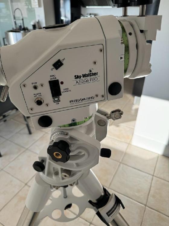 MONTURE ÉQUATORIALE SKY-WATCHER AZEQ6 PRO GO-TO 
