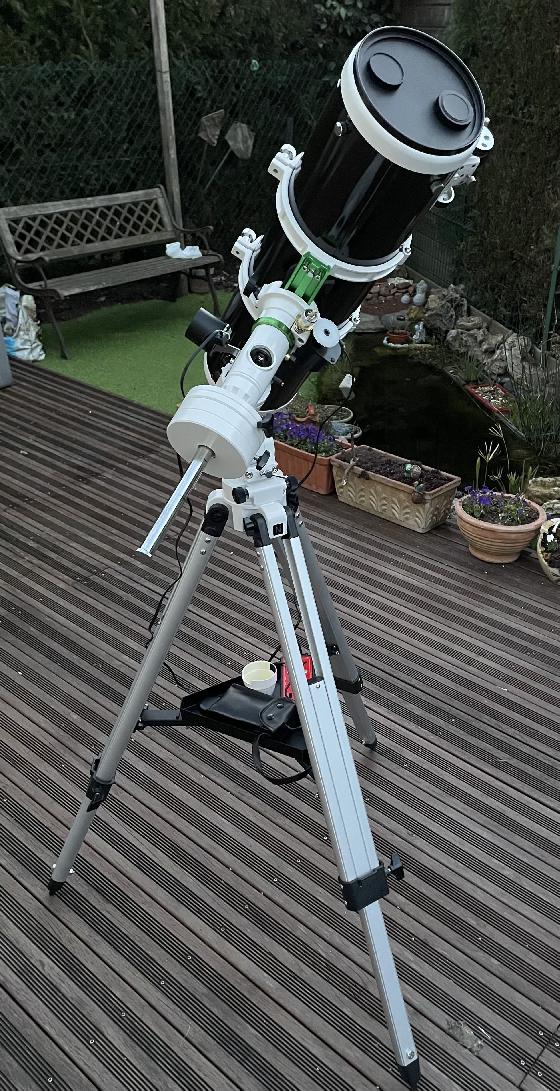 Monture skywatcher EQ3-2 motorisée double axes avec viseur polaire + trépied