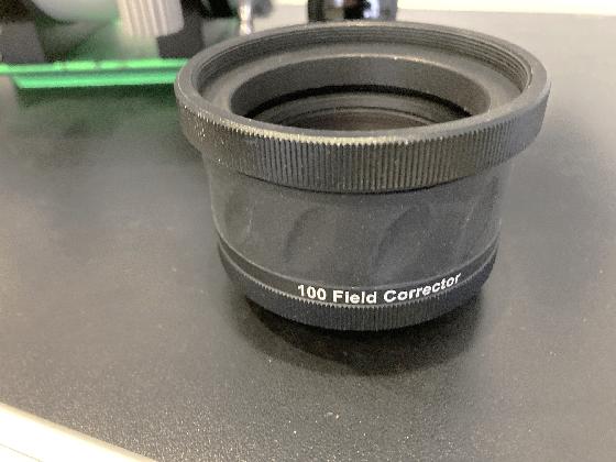 Correcteur optique champ plan 