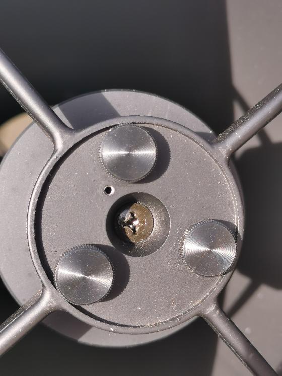 Détail miroir secondaire + vis collimation  Bob's Knobs