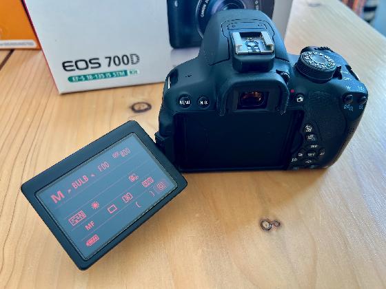 Canon EOS 700D Défiltré partiel + Accessoires
