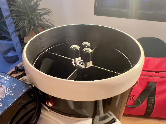 Skywatcher 150/750 + focuser + filtre solaire + accessoires